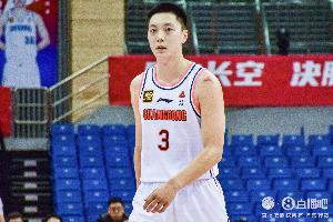 开云-先发制人！胡明轩首节6中4砍下13分 三分3中3